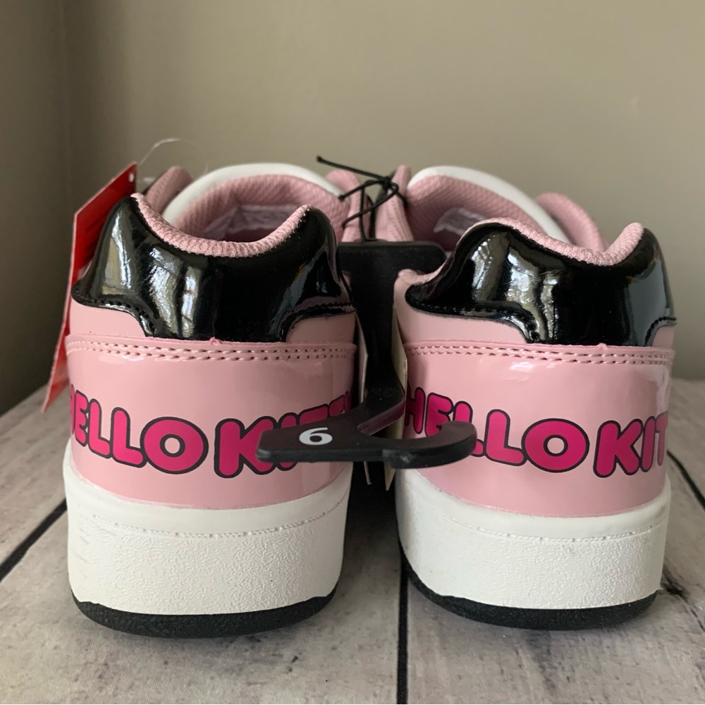 Last 1 🎊 New Hello Kitty Pink Tennis Shoes Women Size 9 - Picture 3 of 5